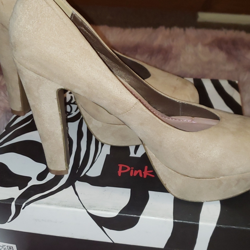 Pink & Pepper shoes 9.5